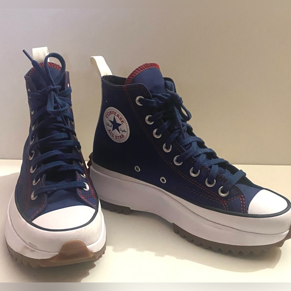 Women’s Converse high top sneakers size 8.5